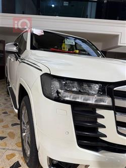 تۆیۆتا لاند کروزەر